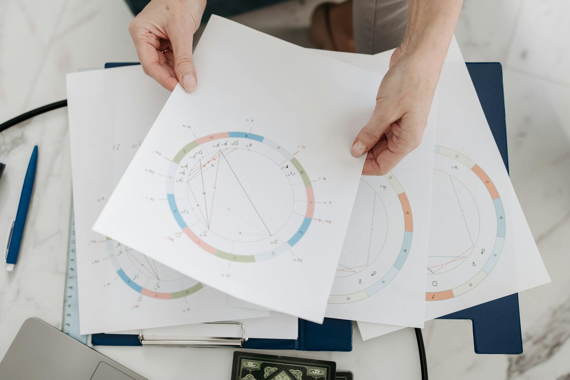 The Witch’s Guide to the 12 Houses of Astrology