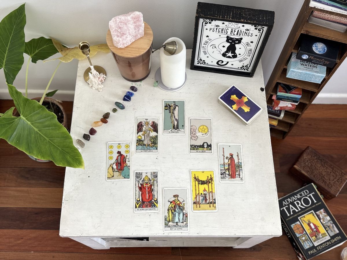 Celestial Circle Tarot Spread for Understanding Cycles and Spiritual Alignment